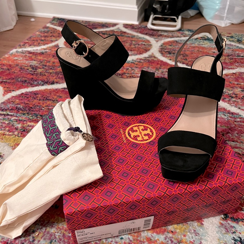 Brand new Tory Burch Loretta suede platform wedge